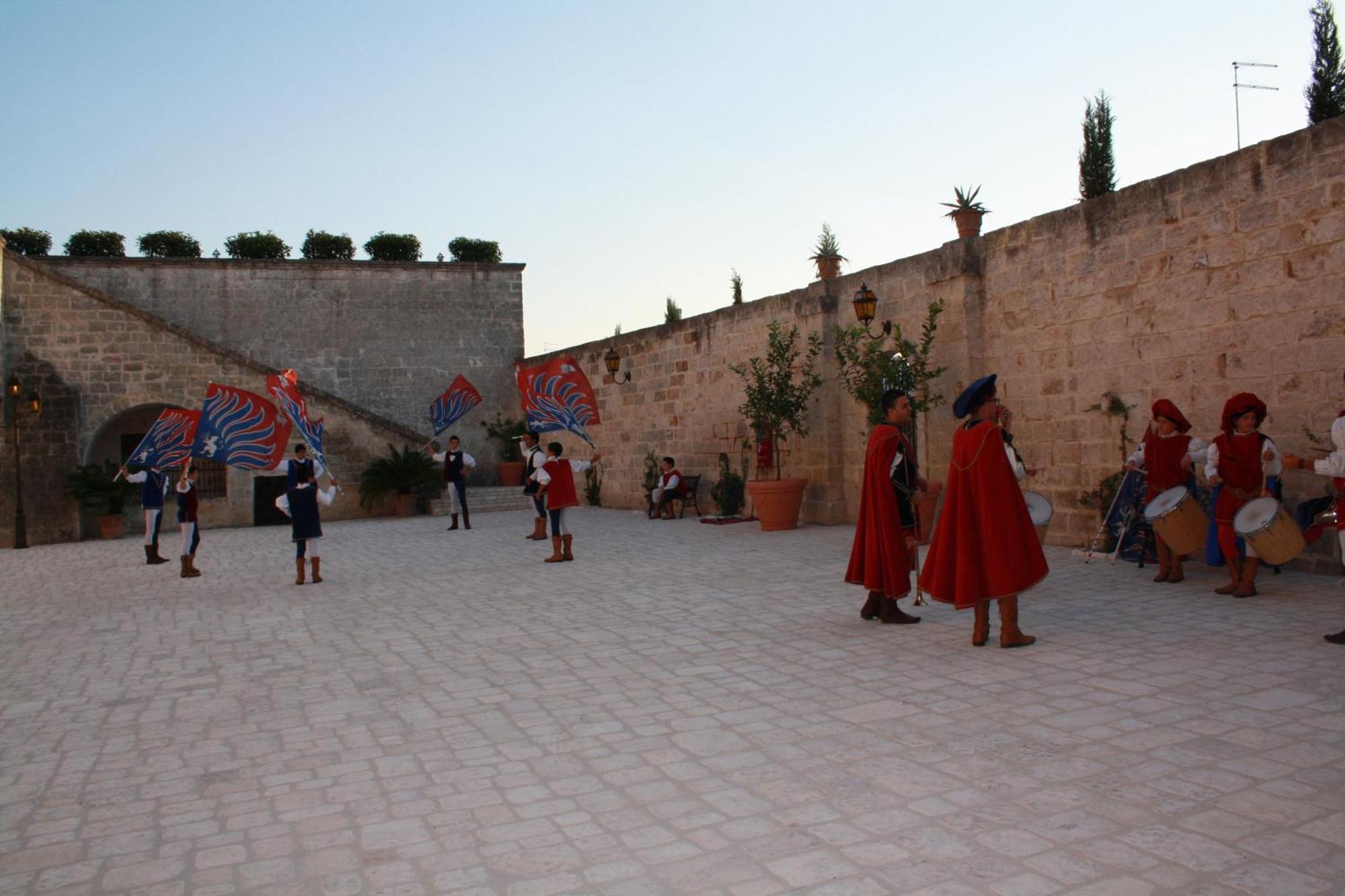 Bed and Breakfast Castello Conti Filo Торре-Санта-Сузанна Екстер'єр фото